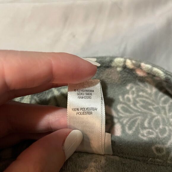 PINK VS- Snowflake Button Up Pajama Top Women’s 2X - Picture 5 of 5